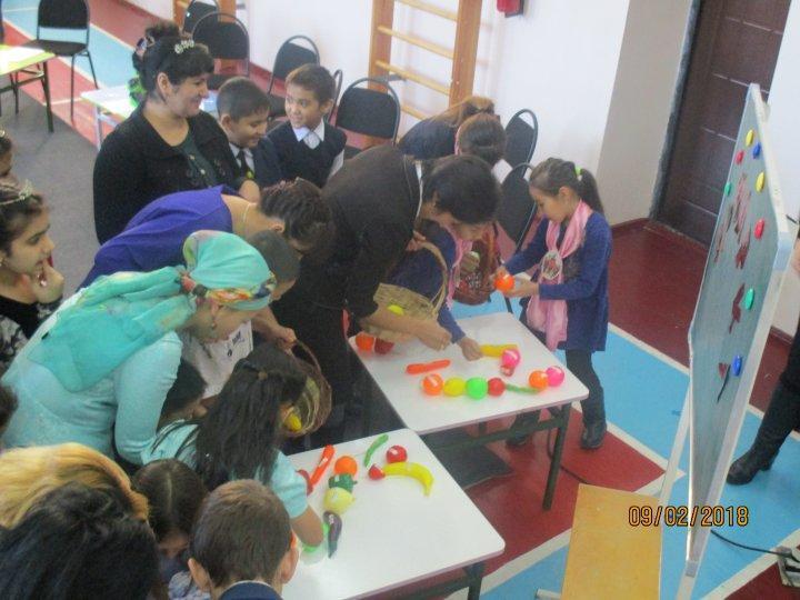 Лермонтов атындағы орта мектепте ата-аналар балаларымен бірге «Үлгілі отбасының ұл-қыздары» атты сайыс ұйымдастыруда.